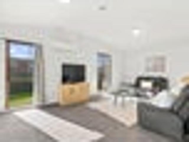 House for sale in Chaslands, Canterbury