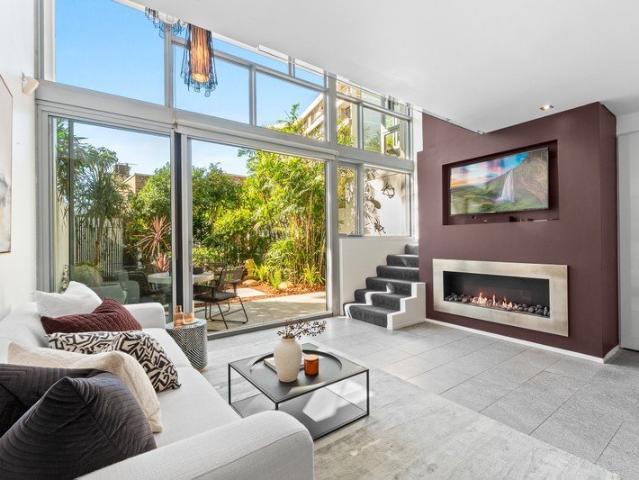Apartment for sale in Elizabeth Bay, Sydney