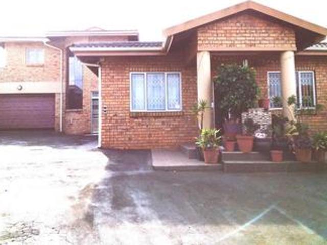 House for sale in Chatsworth, Kwazulu-natal