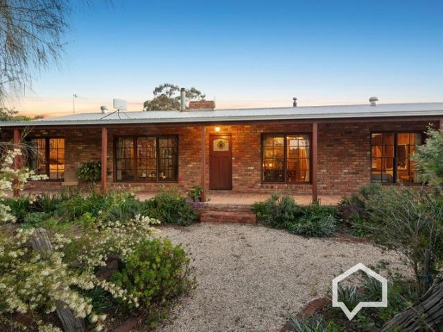 House for sale in Bagshot, Bendigo