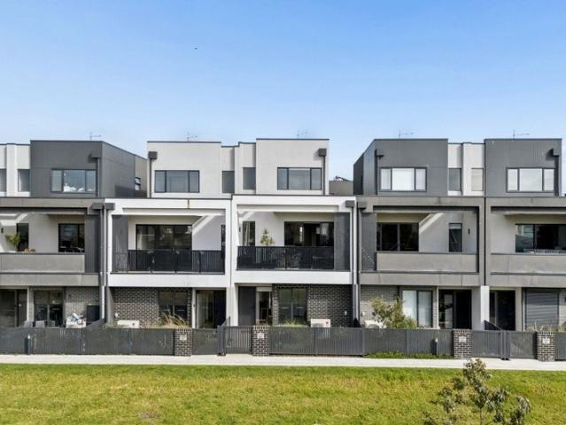 Townhouse for sale in Camerons Creek, Victoria