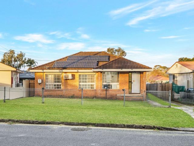 House for sale in Sadleir
