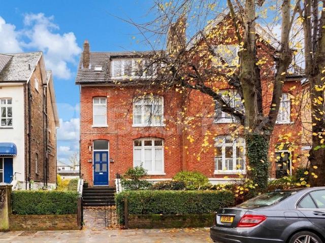 Studio for rent in South Hampstead, Greater London