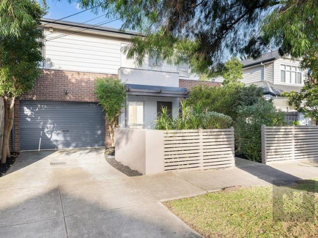Townhouse for sale in Camerons Creek, Victoria