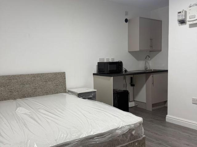 Studio for rent in Perry Barr, Birmingham