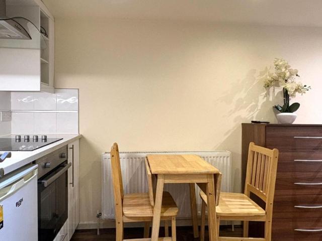Studio for rent in Cricklewood, Greater London
