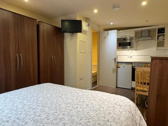 Studio for rent in Cricklewood, Greater London