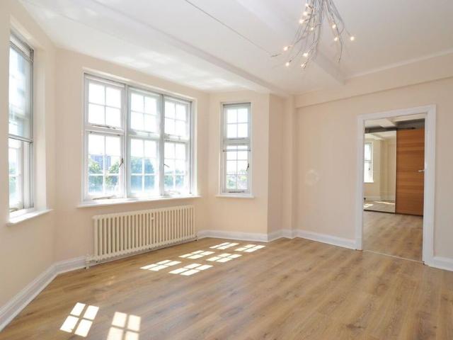 Apartment for rent in St. John's Wood, Greater London