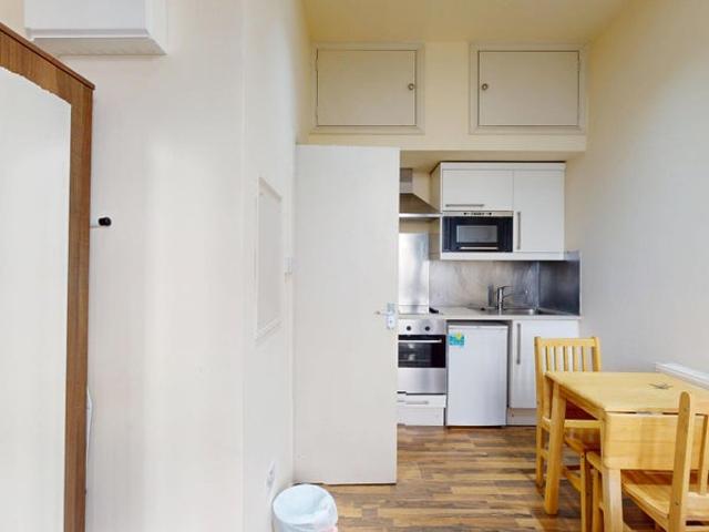 Studio for rent in Brondesbury, Greater London
