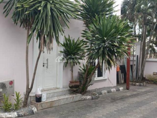 Detached duplex for rent in Eti Osa, Lagos