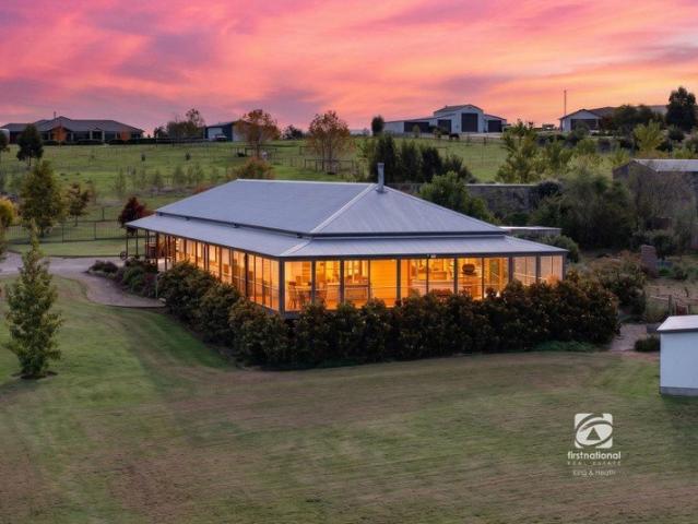 Cottage for sale in Wy Yung, Victoria