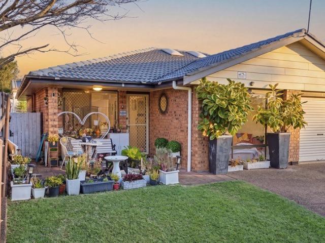 Duplex for sale in Ambergate, New South Wales