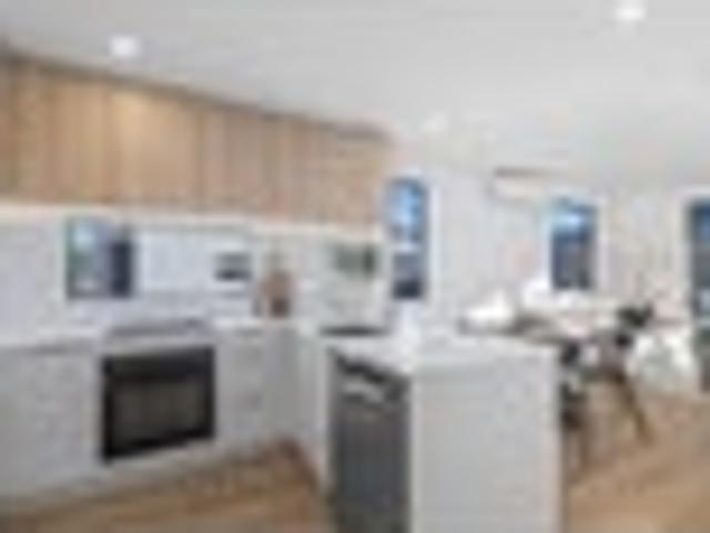 Townhouse for sale in Edgeware, Canterbury
