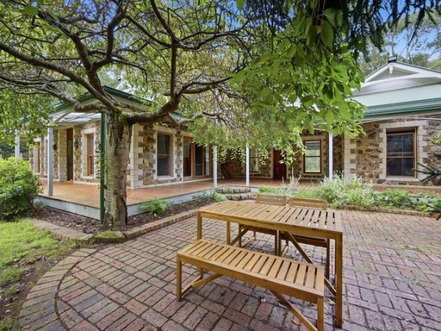 Cottage for sale in Camerons Creek, Victoria