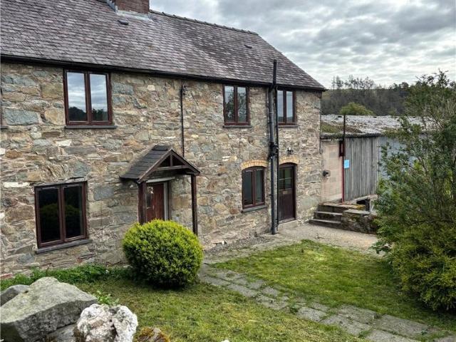 House for rent in Llanarmon Dyffryn Ceiriog, Wales