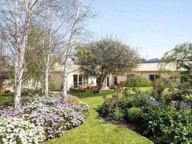 House for sale in Ranelagh Estate, Melbourne