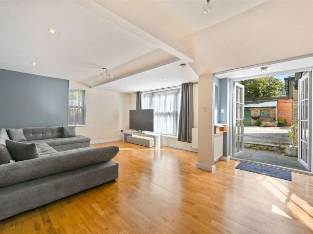 House for rent in Batchworth