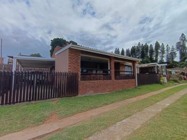 Townhouse for sale in Umkomaas, Kwazulu-natal