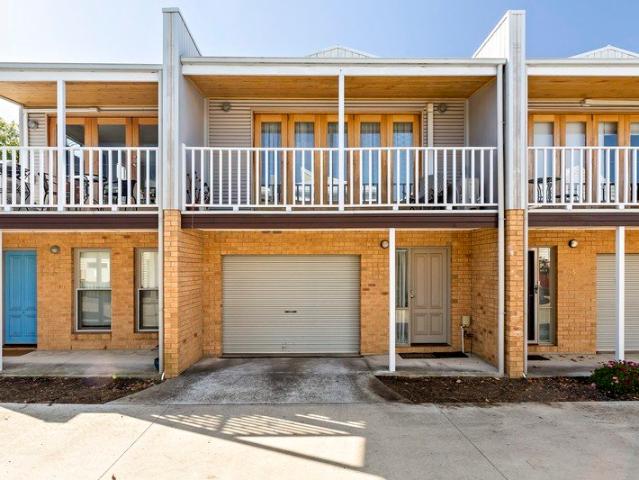 Townhouse for sale in Ballarat, Victoria