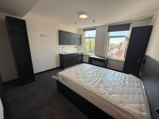 Studio for rent in Caldermill, East Midlands