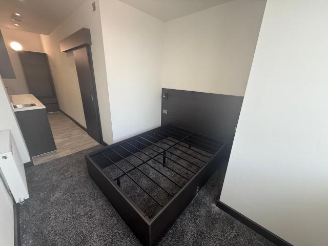 Studio for rent in Caldermill, East Midlands