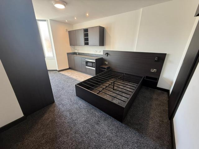 Studio for rent in Caldermill, East Midlands