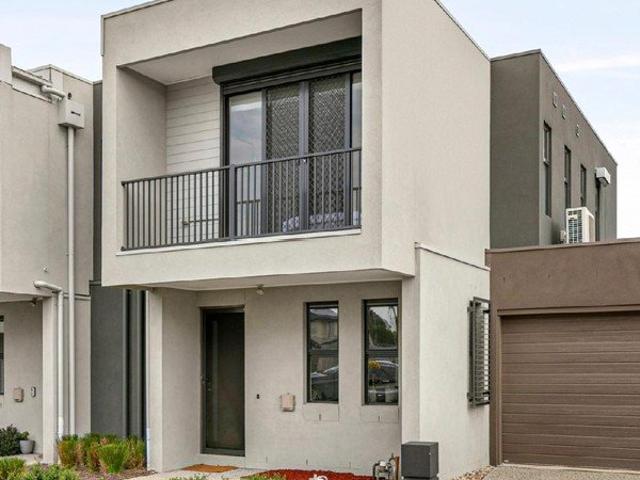 Townhouse for rent in Glenroy, Melbourne