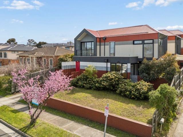 Townhouse for sale in Camerons Creek, Victoria