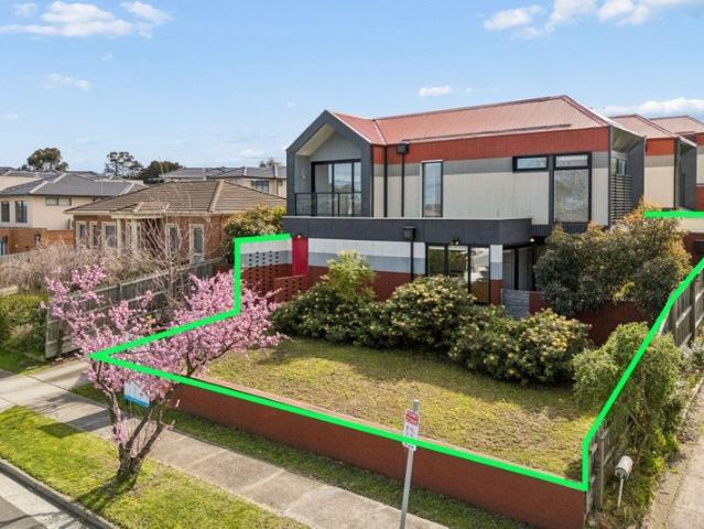 Townhouse for sale in Chadstone, Melbourne