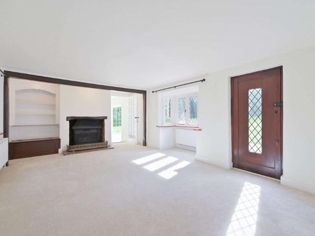 House for rent in Beaconsfield Old Town, Beaconsfield