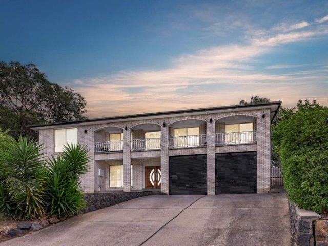 House for sale in Queanbeyan