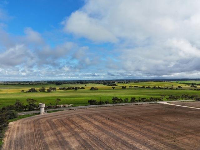 Acreage for sale in Cooke Plains, South Australia