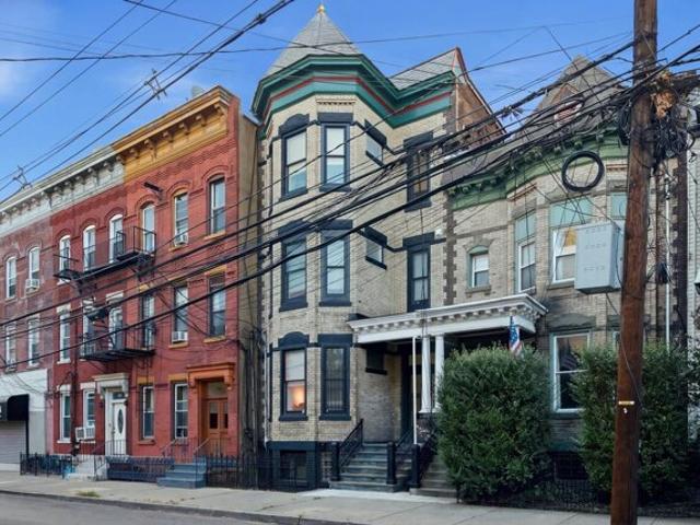 Condo for sale in Hudson, New Jersey