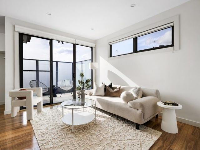 Townhouse for sale in Bentleigh East