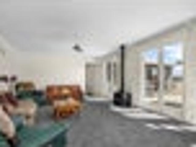 House for sale in Otakou
