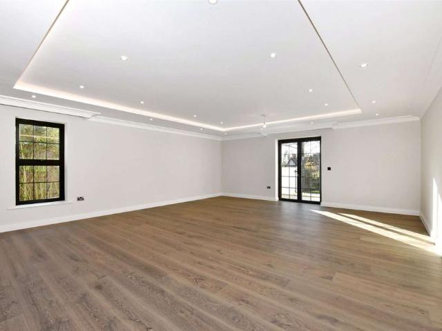 Apartment for rent in Beaconsfield, Penn Bottom