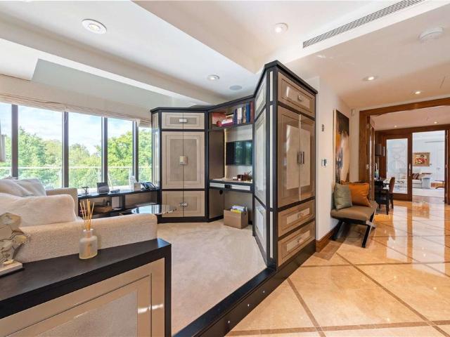 Apartment for rent in Sunninghill and Ascot, Sunninghill