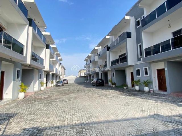 Detached house for sale in Lekki, Lagos