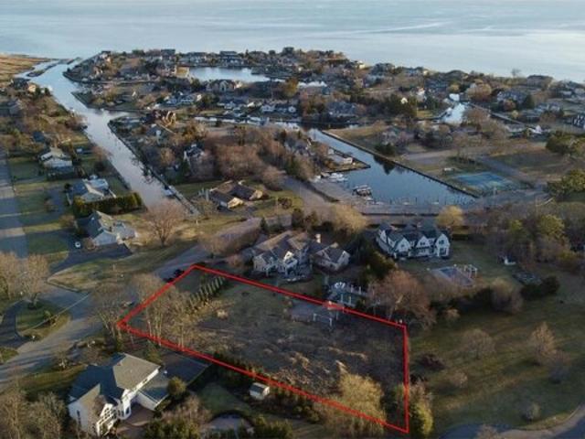 Land for sale in East Islip