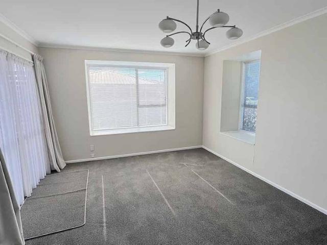 House for rent in Chaslands, Canterbury