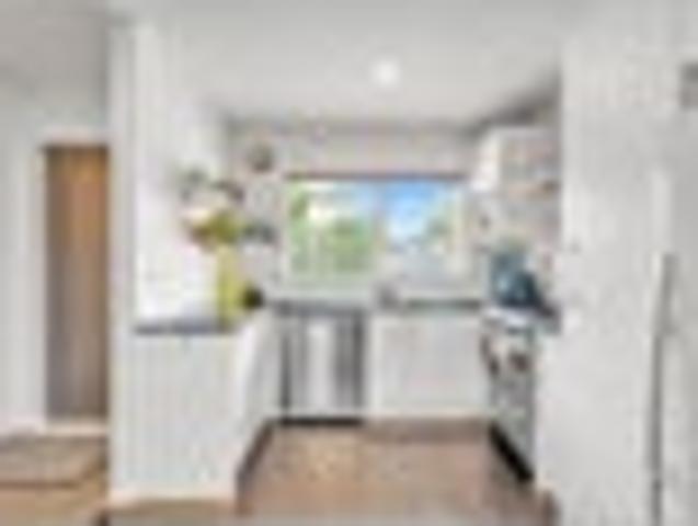 House for sale in Oratia