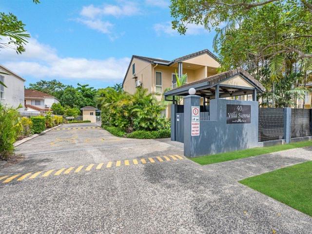 Townhouse for sale in Manoora, Cairns