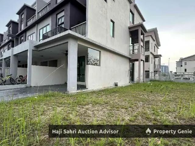 Townhouse for rent in Petaling, Subang Jaya