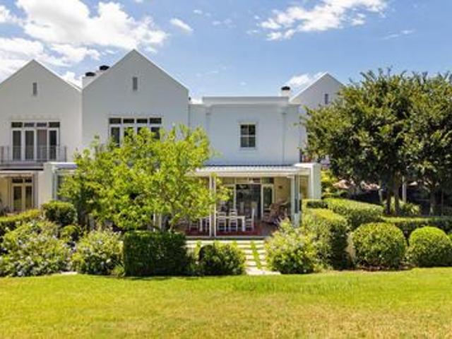 Townhouse for rent in Cape Town, Western Cape