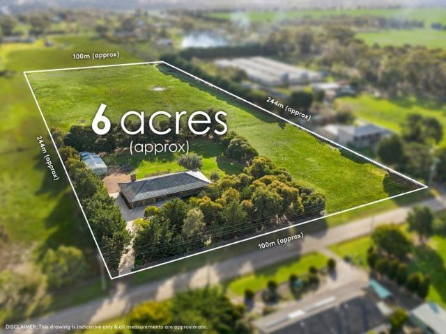Cottage for rent in Batesford, Victoria