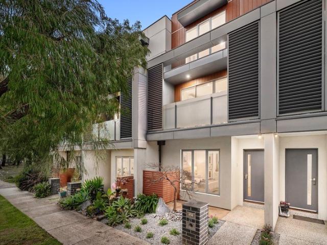 Townhouse for sale in Camerons Creek, Victoria