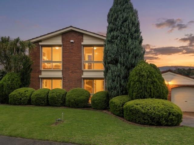 House for sale in Endeavour Hills, Melbourne