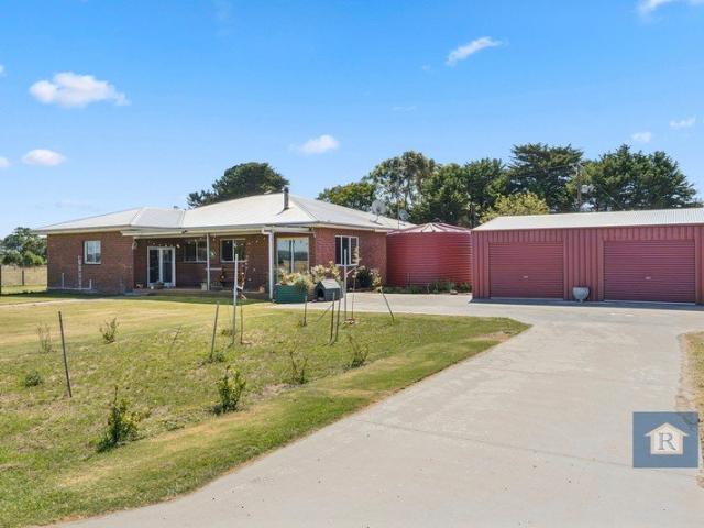 Cottage for sale in Victoria