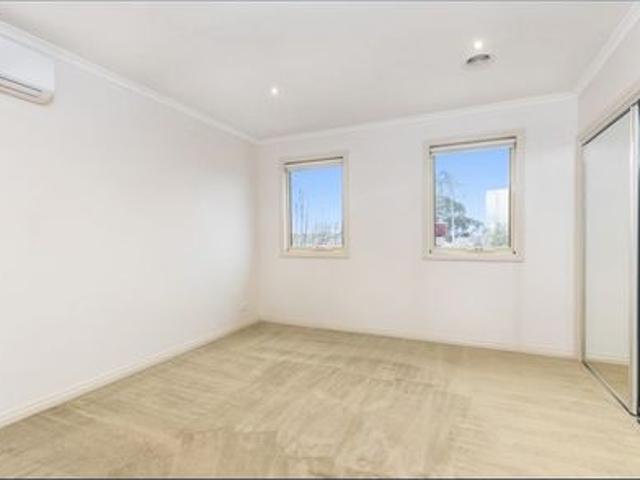 Townhouse for rent in Camerons Creek, Victoria