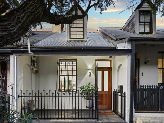 House for sale in Glebe